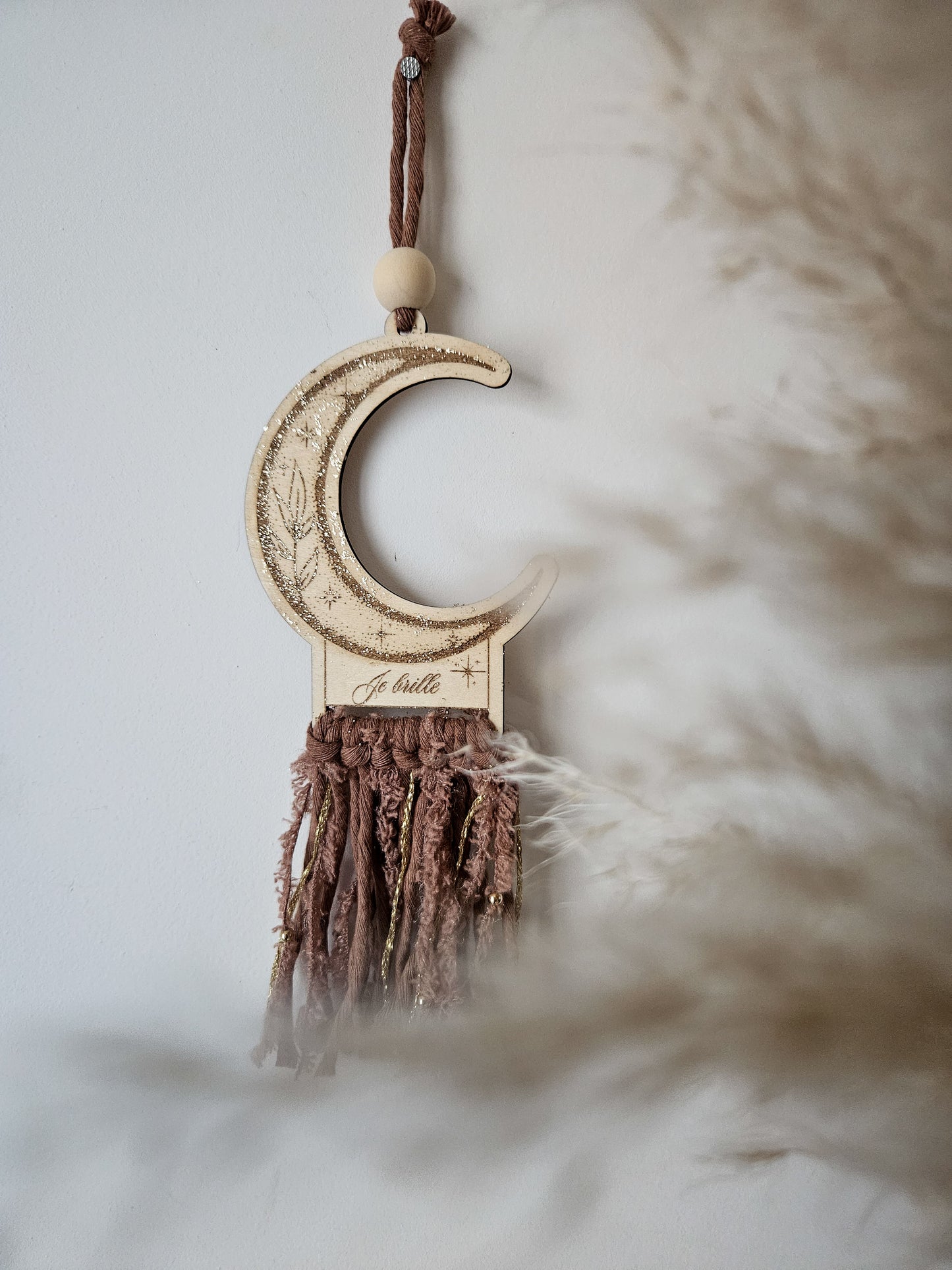 Talisman Lune en Bois & Macramé – Je brille