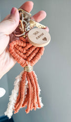 Porte-clé Cœur " Sophie " en macramé & Pierre de Soleil -