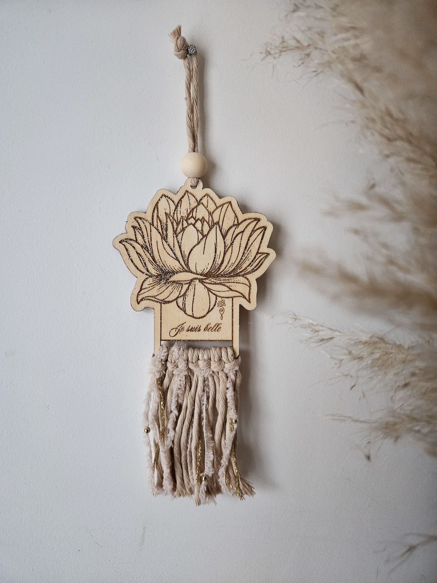 Talisman Lotus en Bois & Macramé – Je suis belle