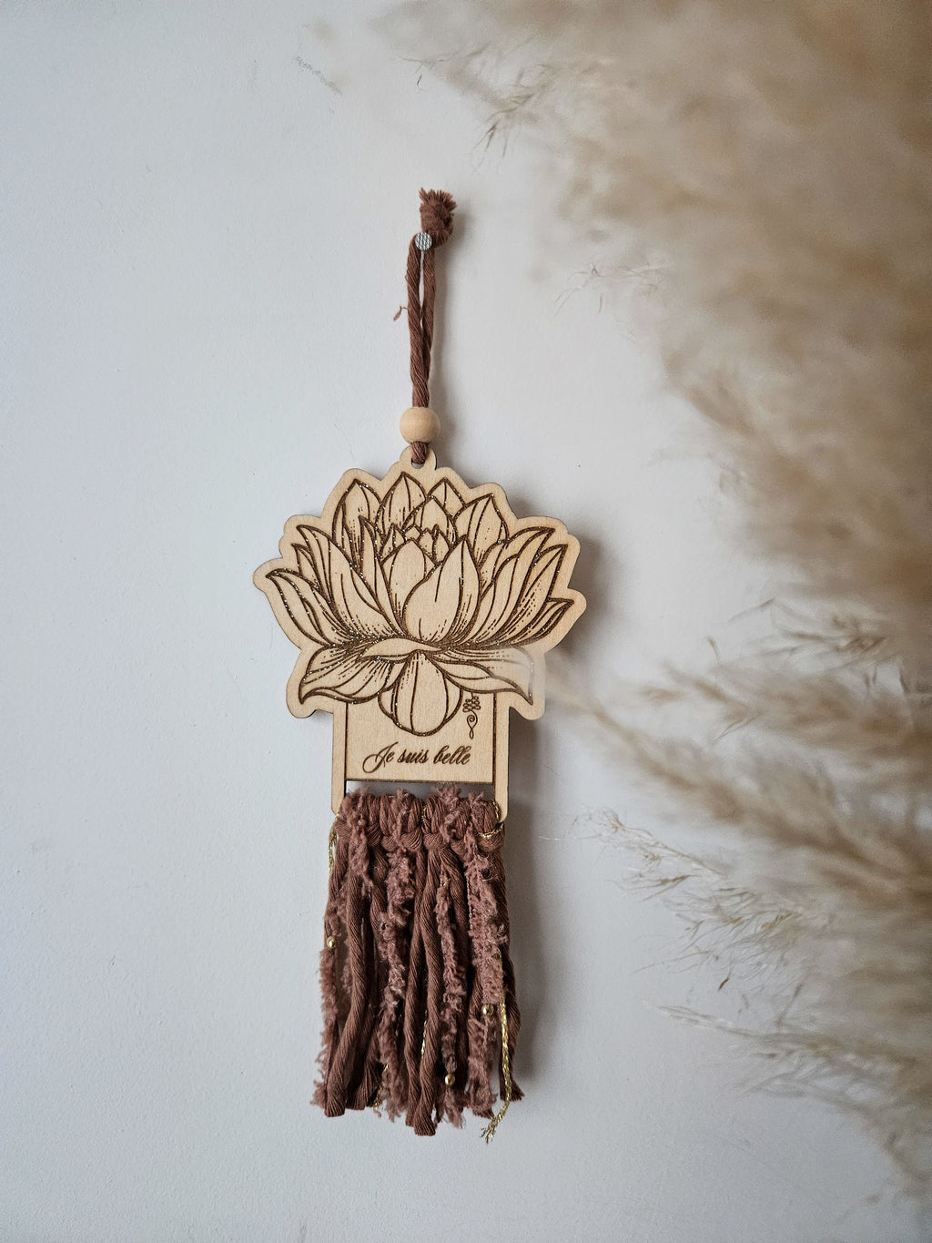 Talisman Lotus en Bois & Macramé – Je suis belle