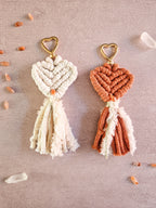 Porte-clé Cœur " Sophie " en macramé & Pierre de Soleil -