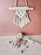 ✨ Kit Macramé – Mini Tenture Murale DIY
Tutoriel vidéo gratuit inclus