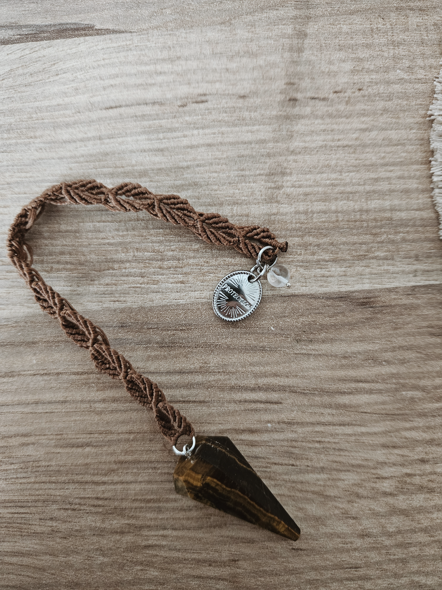 Pendule en pierre naturelle – Guidance & Protection 𓁺