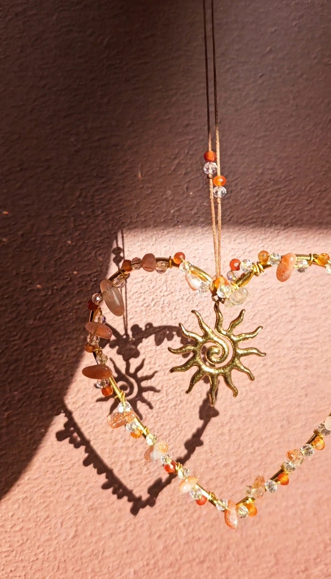 Suncatcher Cœur – Cornaline & Pierre du Soleil | Énergie, Joie et Vitalité
