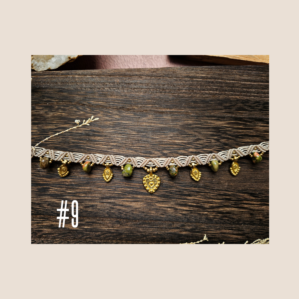 Collier Talisman en Macramé & Pierres Naturelles (ras de cou)