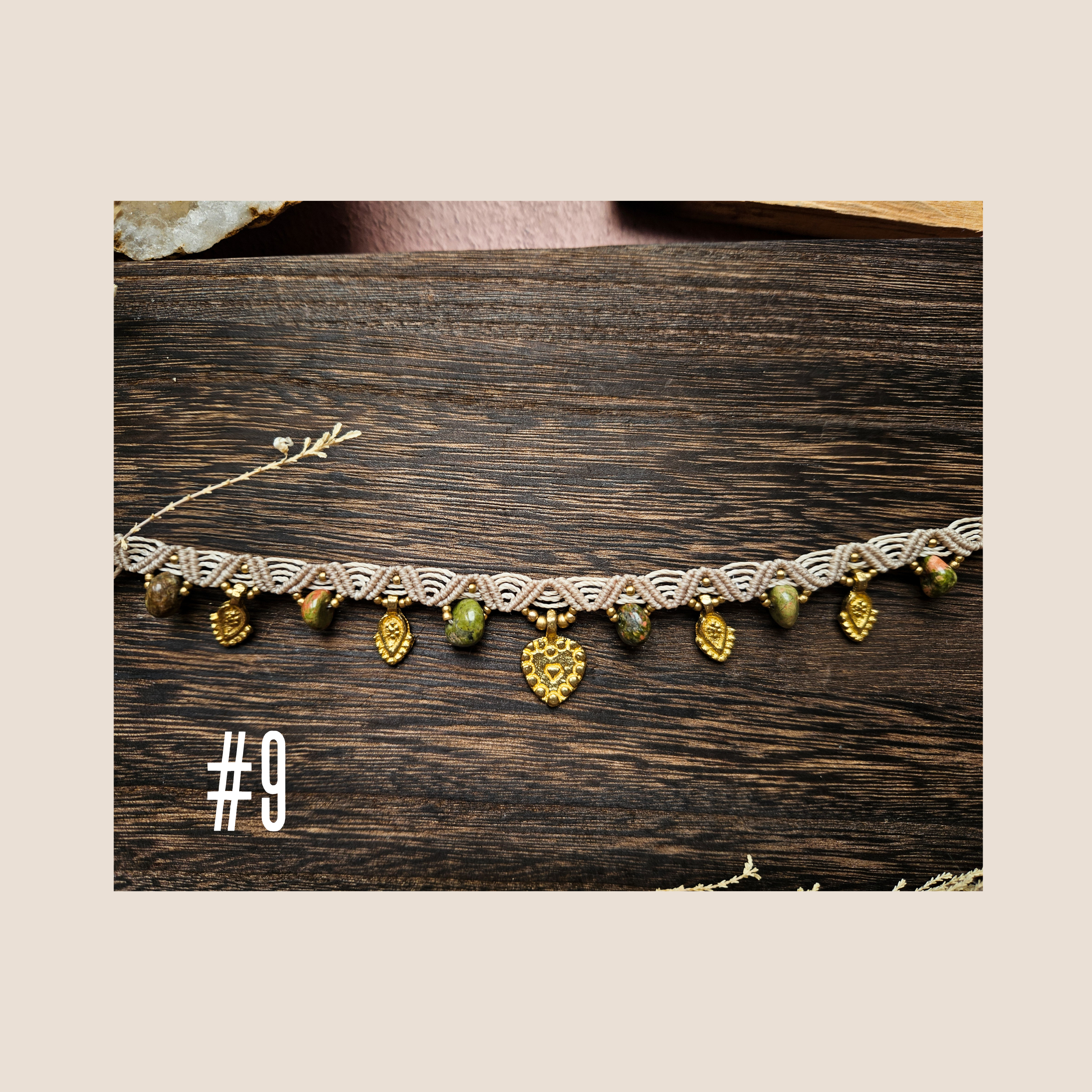 Collier Talisman en Macramé & Pierres Naturelles (ras de cou)