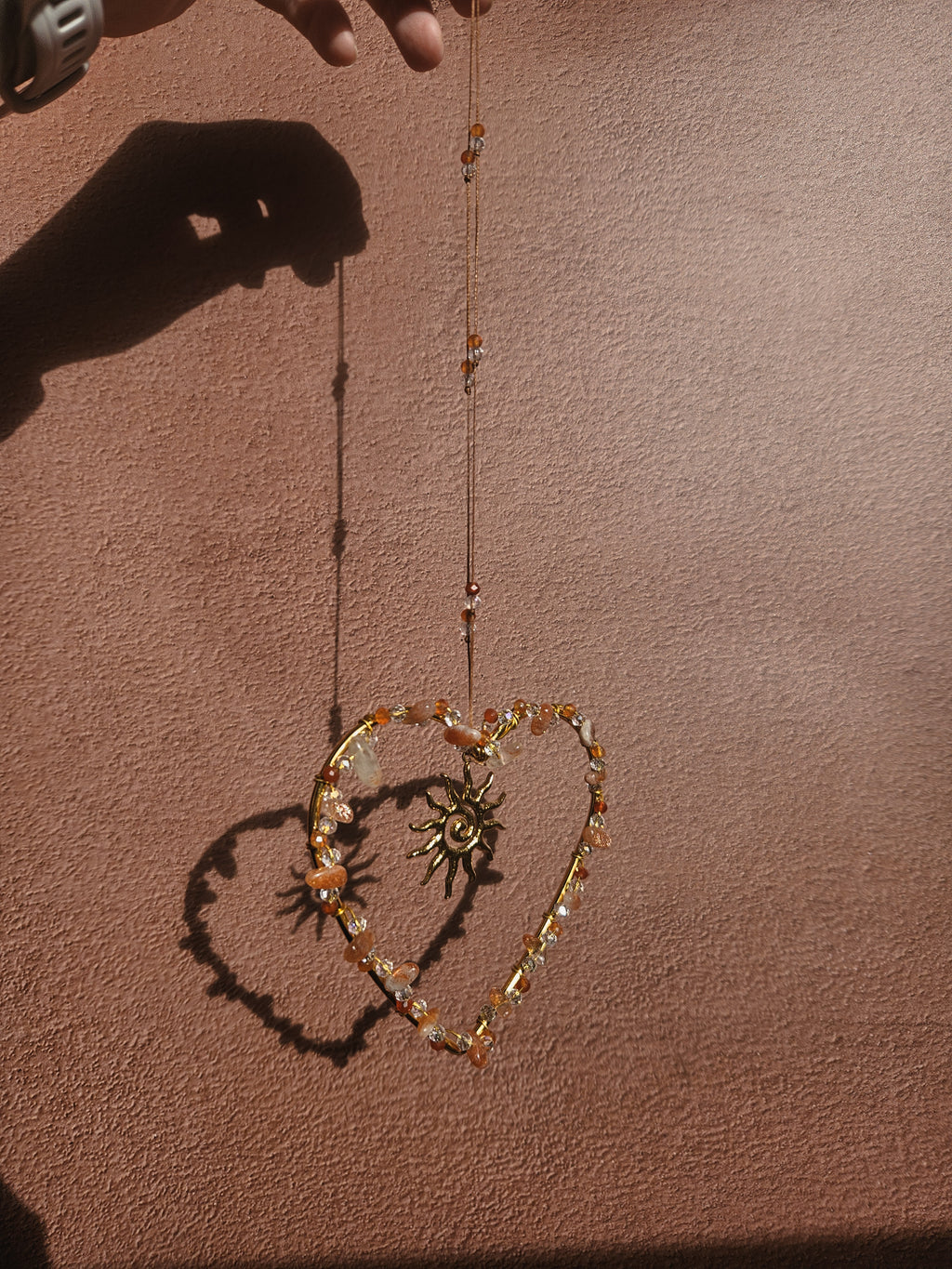 Suncatcher Cœur – Cornaline & Pierre du Soleil | Énergie, Joie et Vitalité
