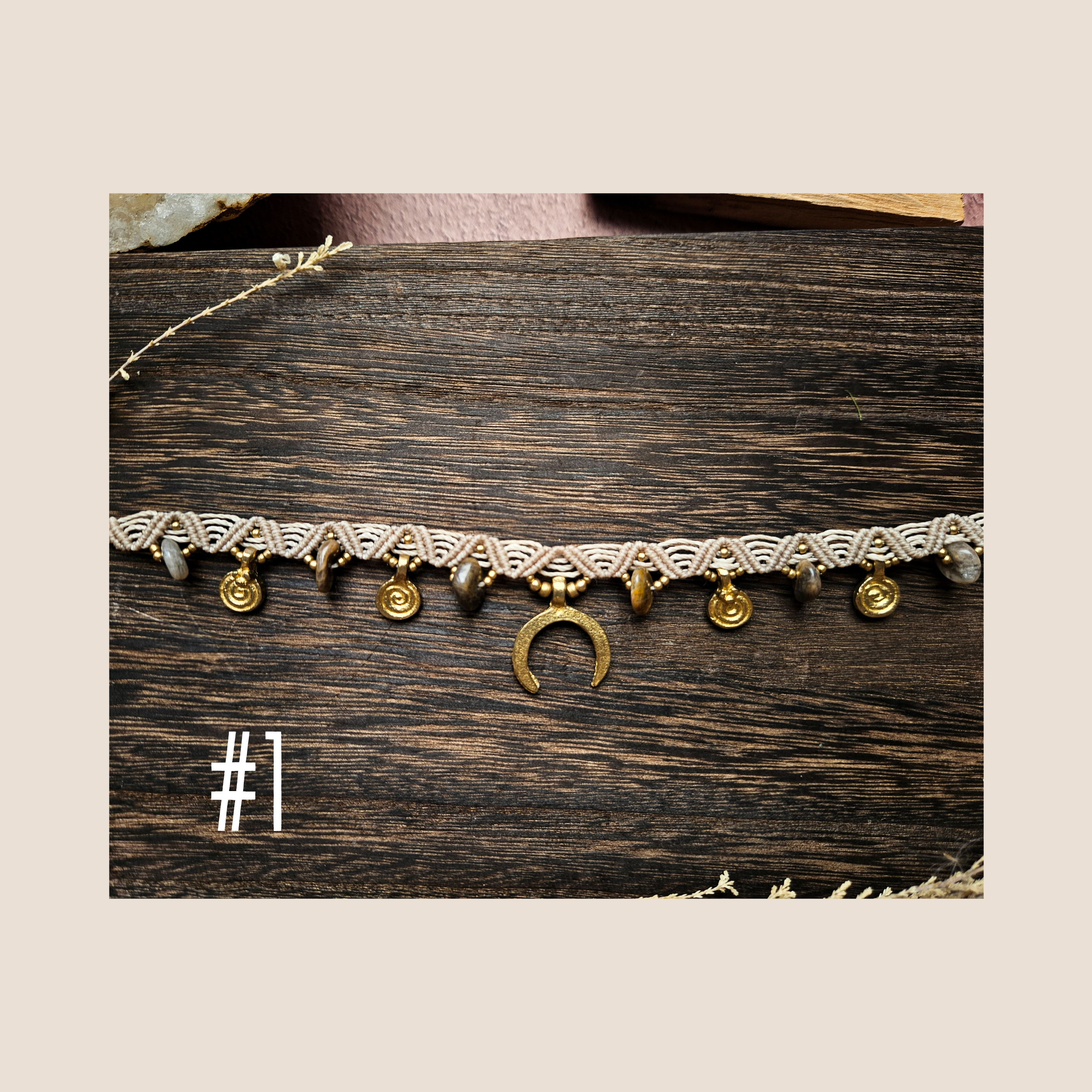 Collier Talisman en Macramé & Pierres Naturelles (ras de cou)