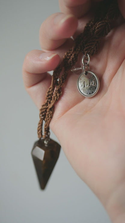 Pendule en pierre naturelle – Guidance & Protection 𓁺